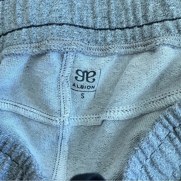 Albion Fit At Ease Joggers in Size Small - Picture 4 of 5